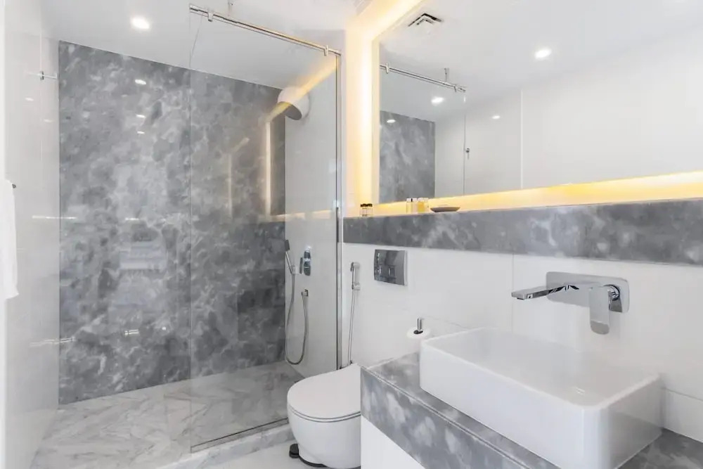 Silkhaus Canal Views Gorgeous 1BR Pool Access