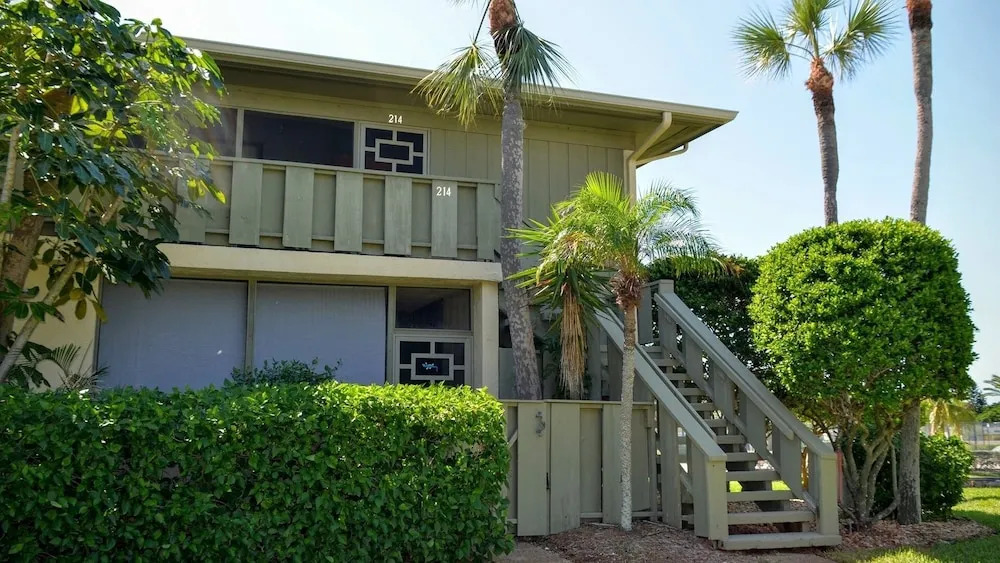 Westbay Point Moorings 214 2 Bedrooms 2 Bathrooms Home
