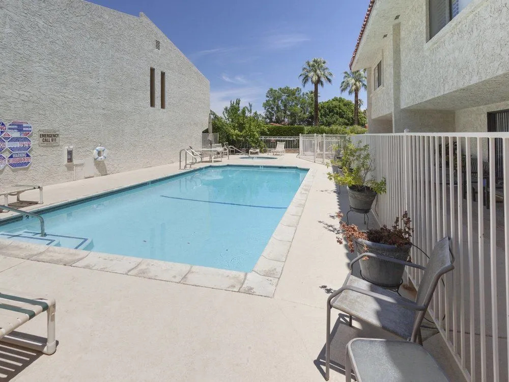 The Hideaway - 21 and Over - A Town & Desert Boutique Hotel