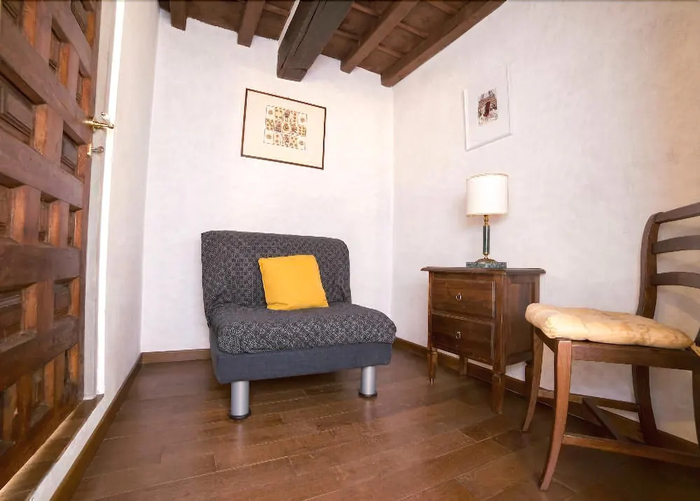 Hemeras Boutique House Servi