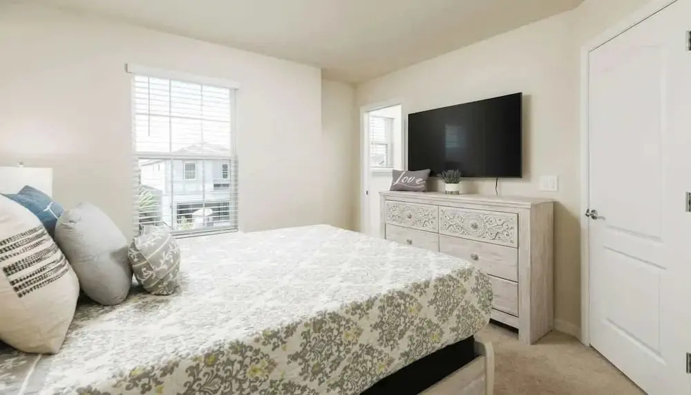 7BR Serene Home Close to Disney, Private Pool, Spa