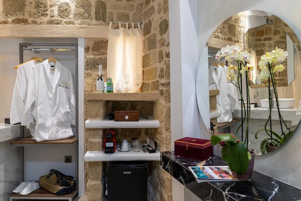 Chateau Anax Luxury suites