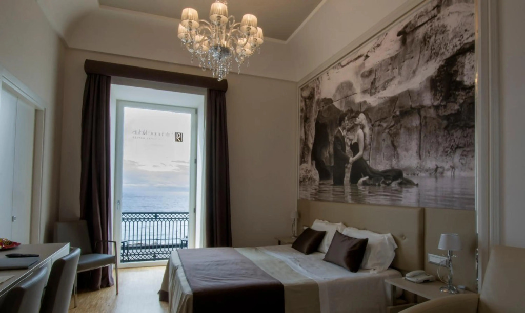 Partenope Relais