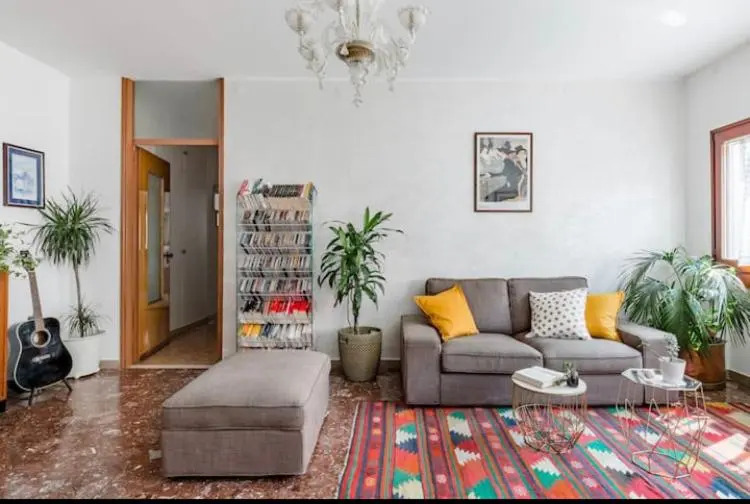 Apartment close to Art
