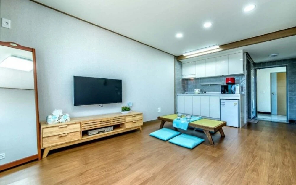 Seogwipo Jadam House Pension