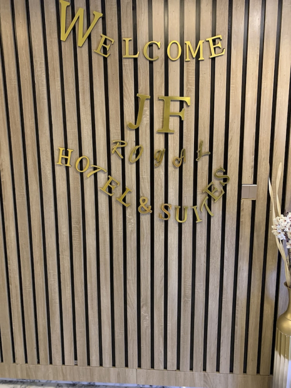 Jf Royal Hotel & Suites