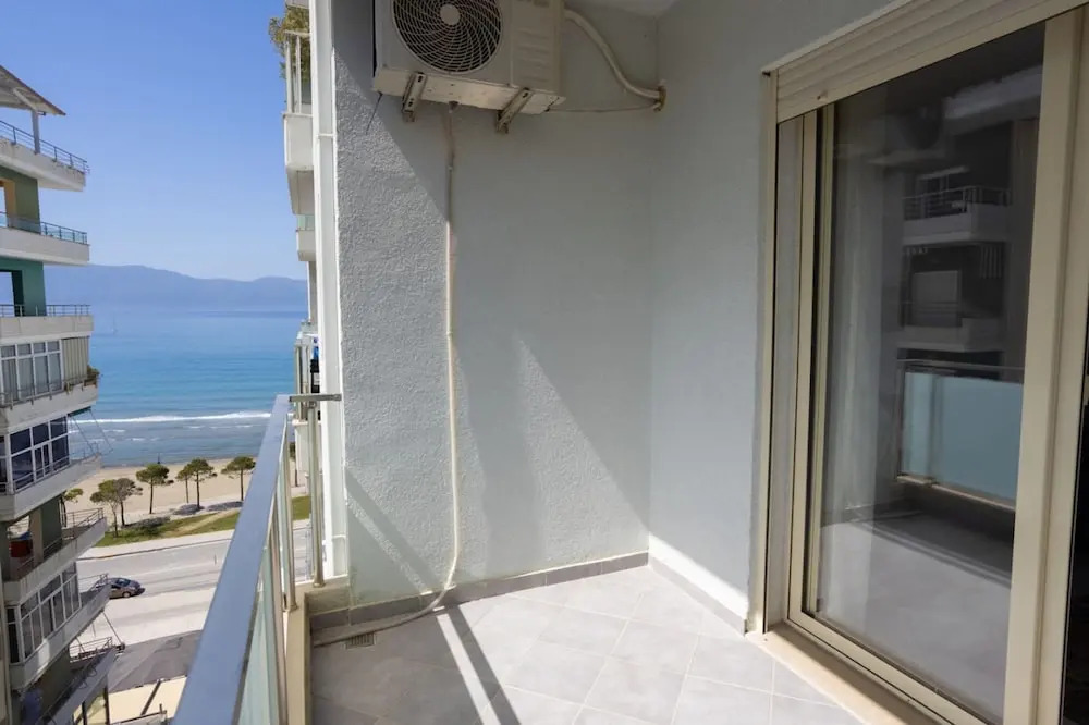 Central Seaview Apartment 2BR in Vlor