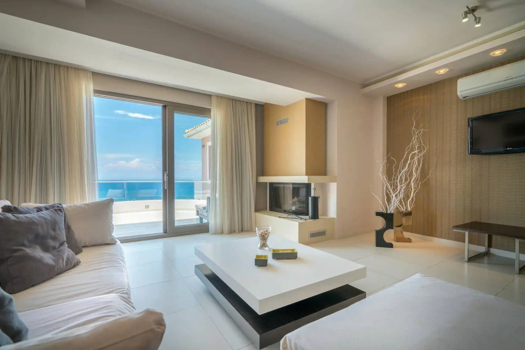Kymothoe Elite Suites