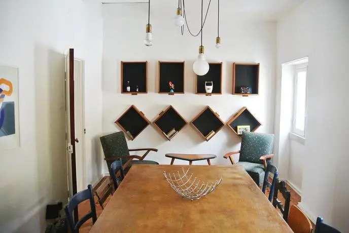 Nazaré Hostel - Rooms & Dorms