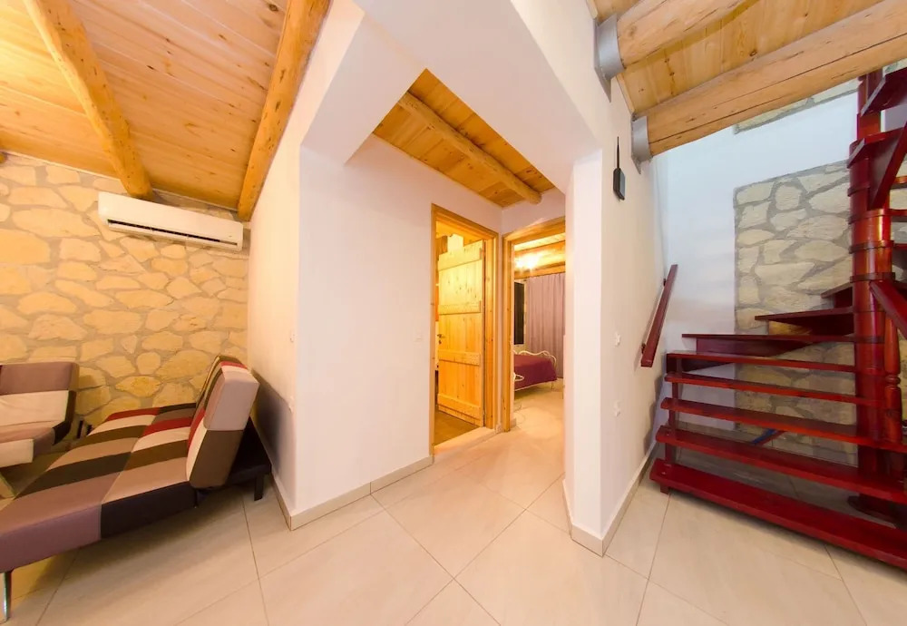 Villa Tireda Pool and Whirlpool