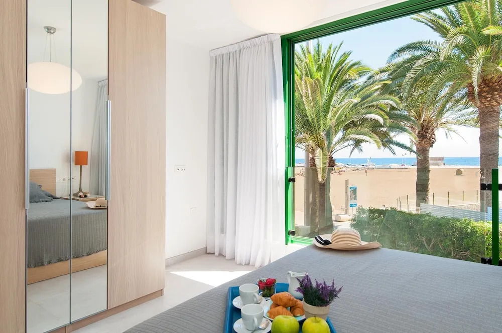 Beachfront Apartment Las Burras FA03 by VillaGranCanaria
