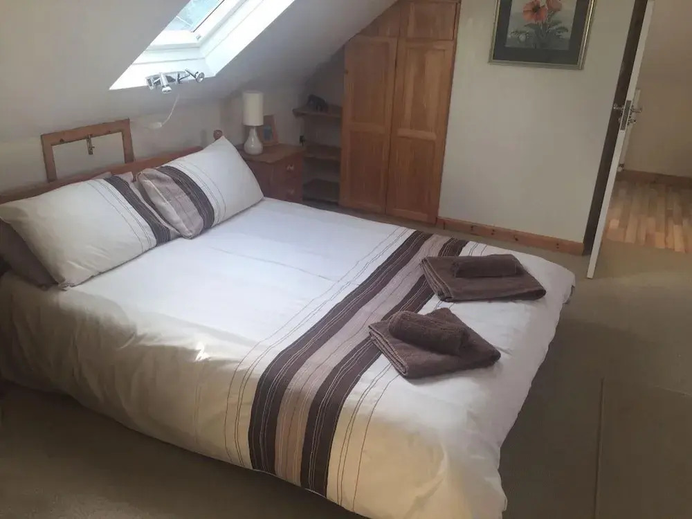 House - Sleeps 8, Close to Beach & Free Parking