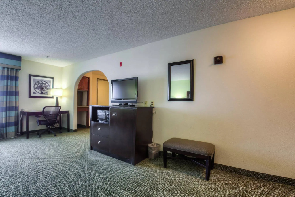 Holiday Inn Express Hotel and Suites Weatherford by IHG