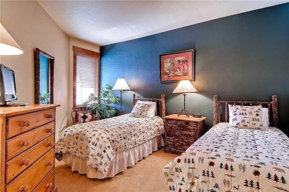 Tl2301 Great Location, Top Floor, Beautiful Decor! Winter Specials!