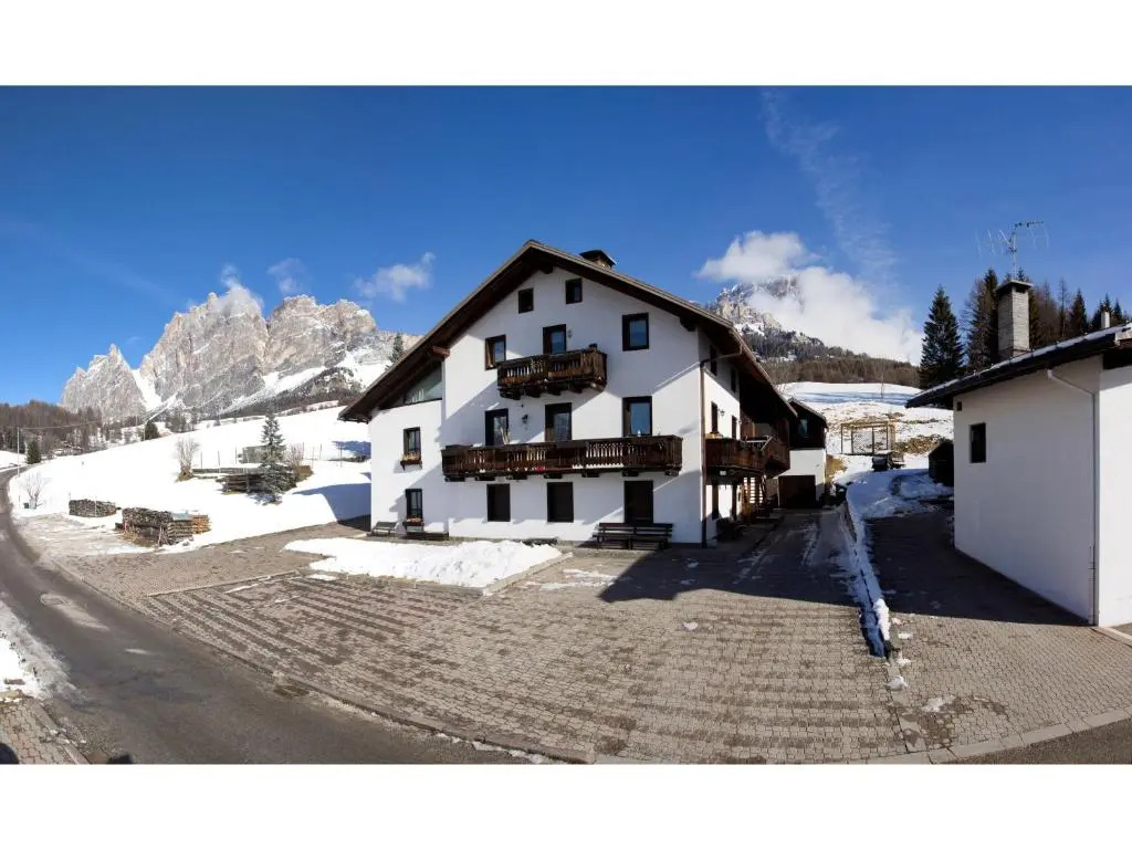 Cristallo & Faloria Suite Apartments