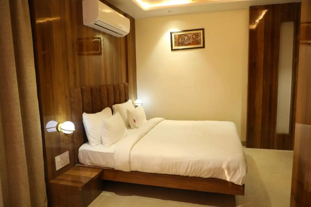 Hotel Purple Orchid
