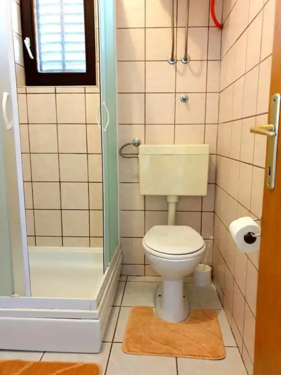 Lovely 1-bed Apartment With sea View in Srima