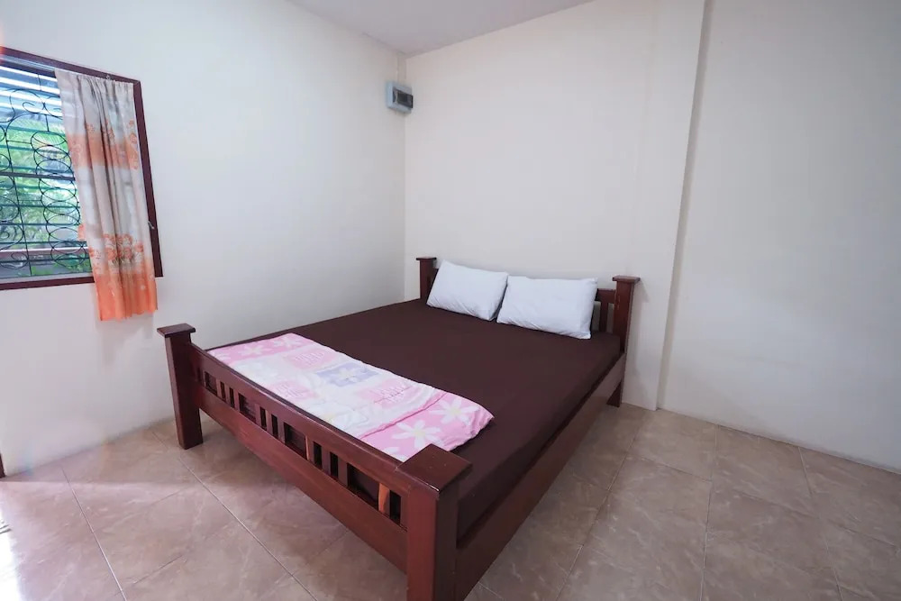 Arunroj Apartment