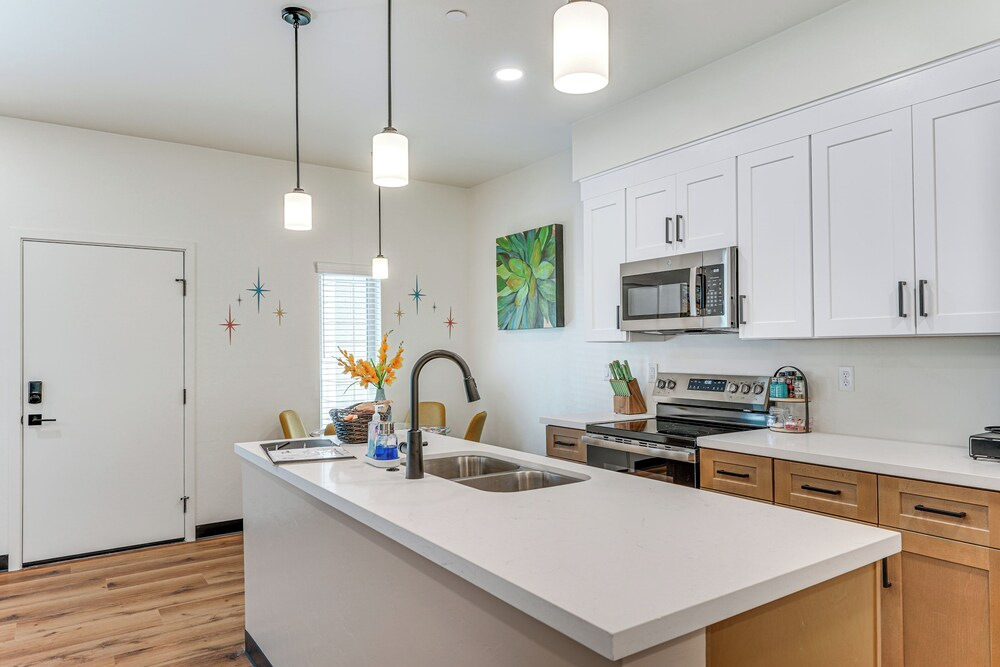 Newly Finished, High-end Condo Near Tucsons Best!