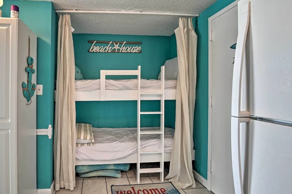 Lovely Resort Studio w/ Balcony & Ocean Views