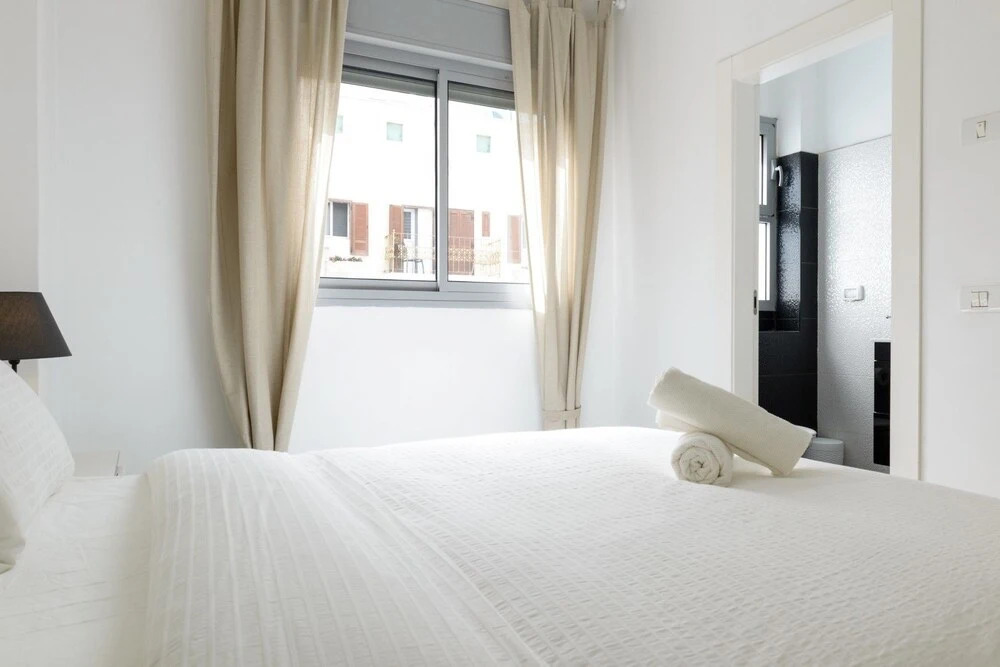 3 BDR Balcony W Parking by Banana Beach