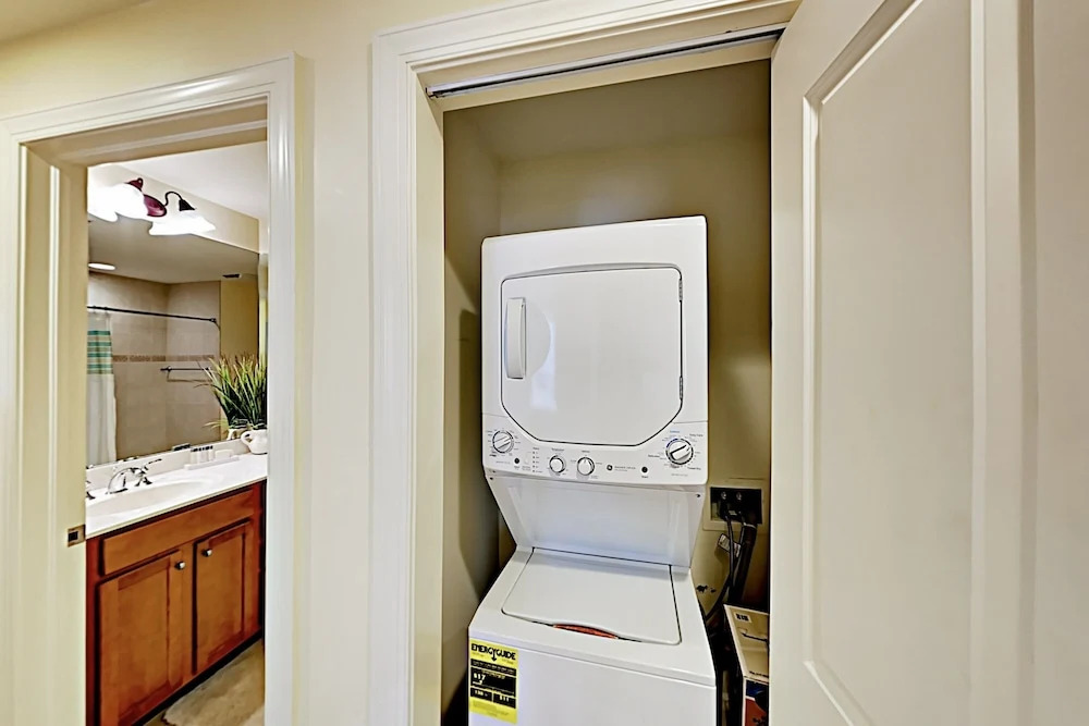 Cape Harbour #618 - 2 Br Condo