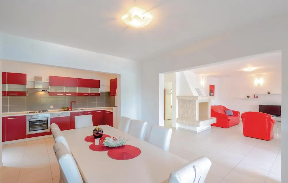 3 Bedroom Lovely Home In Blato