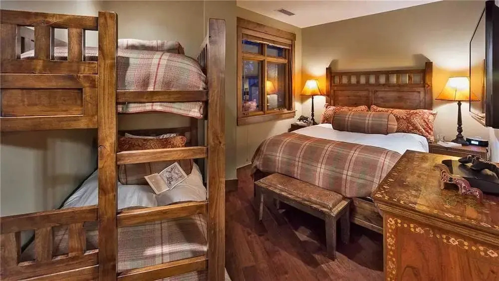 Hahns Peak 417 4 BedroomCondo By Moving Mountains