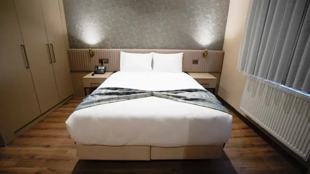 Zade Life OTEL