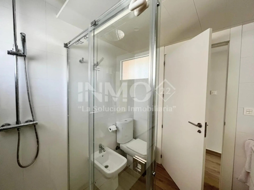Moderno y con encanto, WIFI, parking y cerca del mar 100C - INMO22