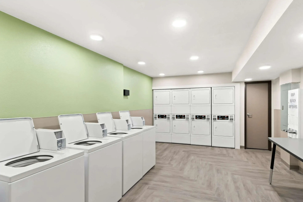 WoodSpring Suites Denver Commerce City