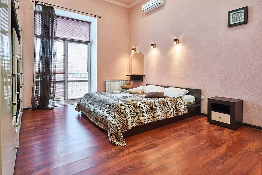 Апартаменты Home-Hotel, ул. Лысенко, 1