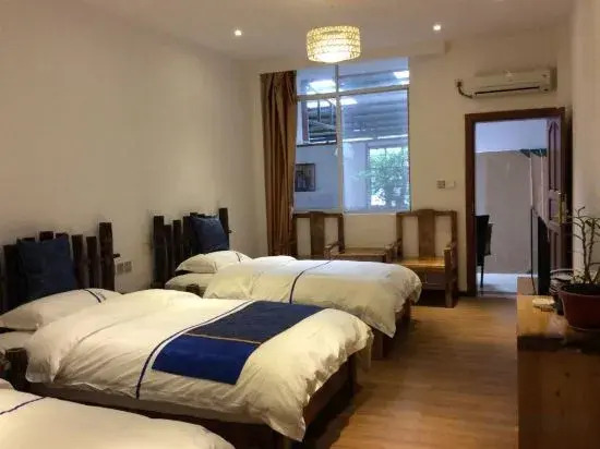 Gongshan Ancient Road Qingyuan Theme Hotel
