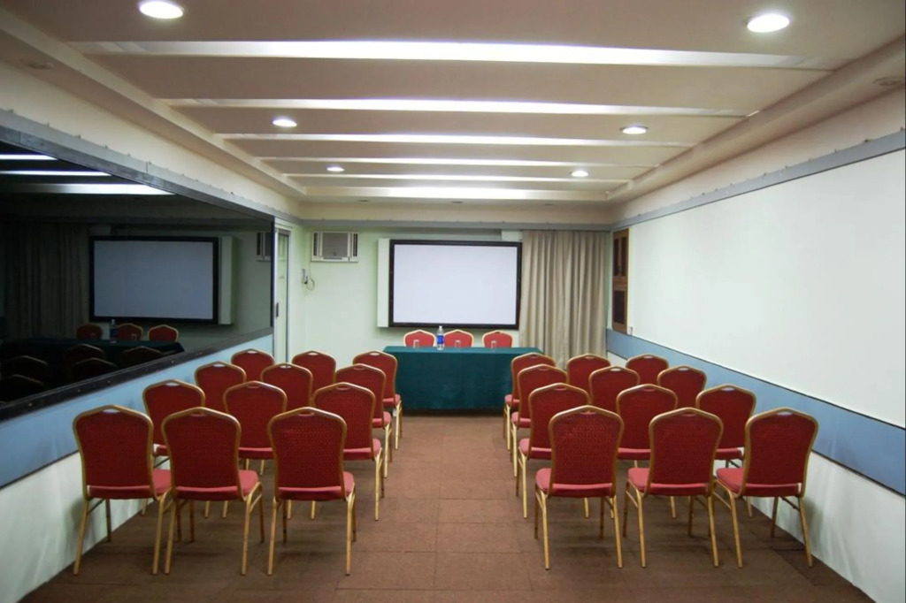 Hotel Raviraj