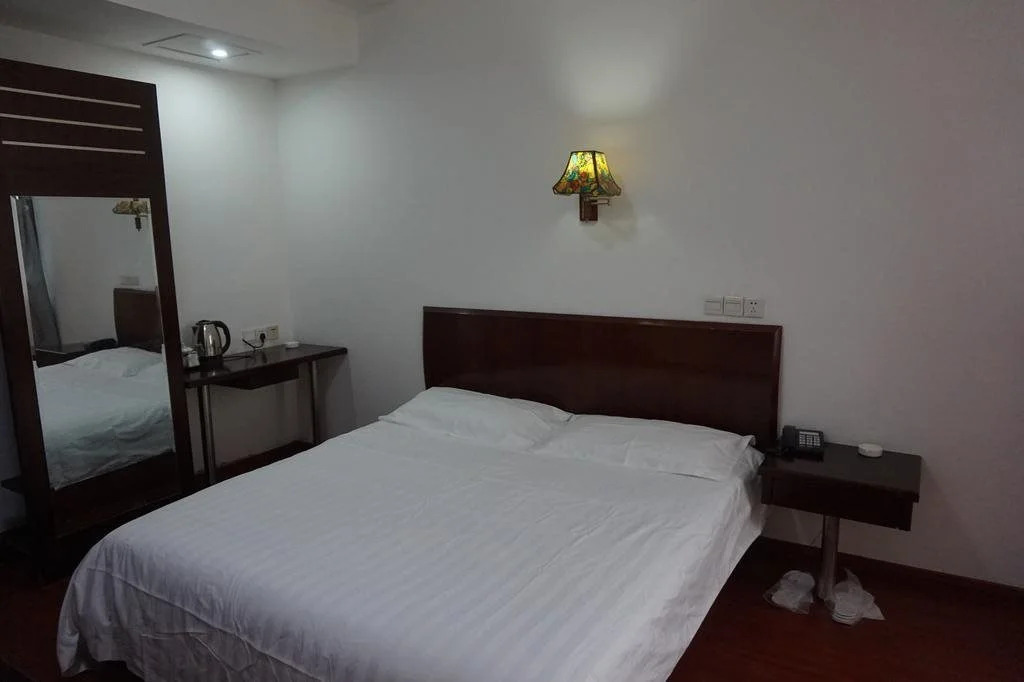 Shanghai Junhang Holiday Hotel