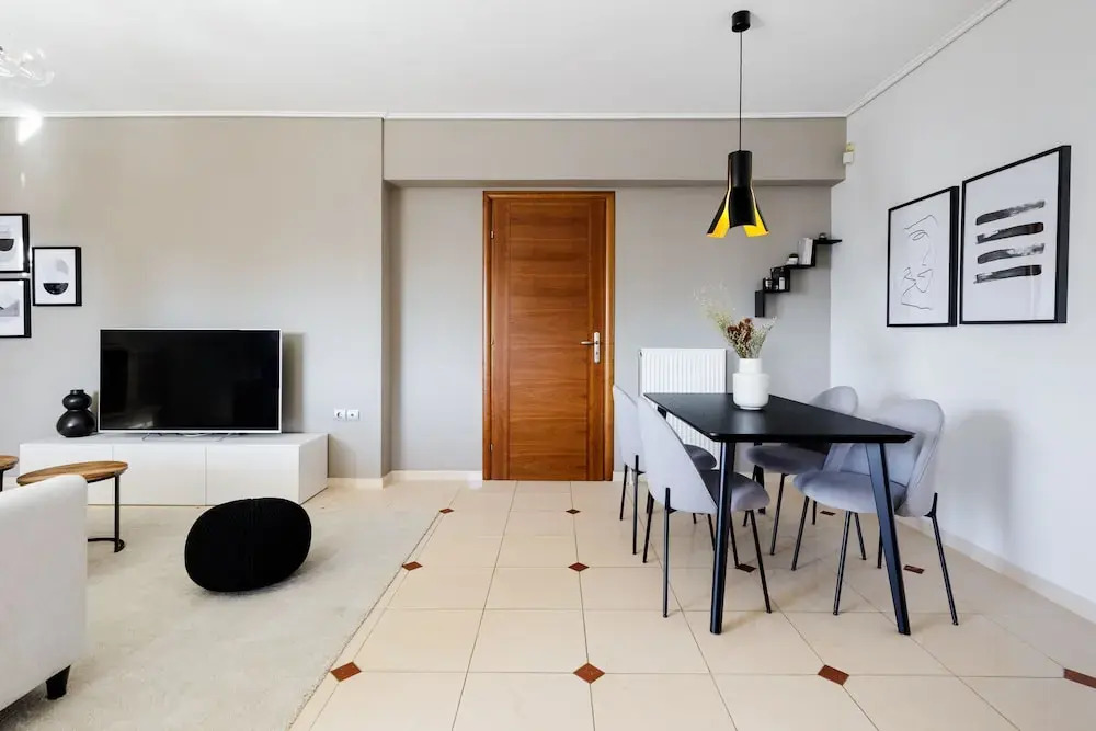 Upstreet Convenient 2bd Apartment
