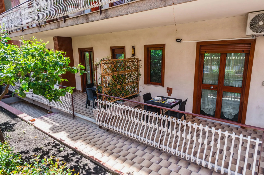 GuestHost - Lemon Tree Apartments - Casa Blu & Casa Arancione