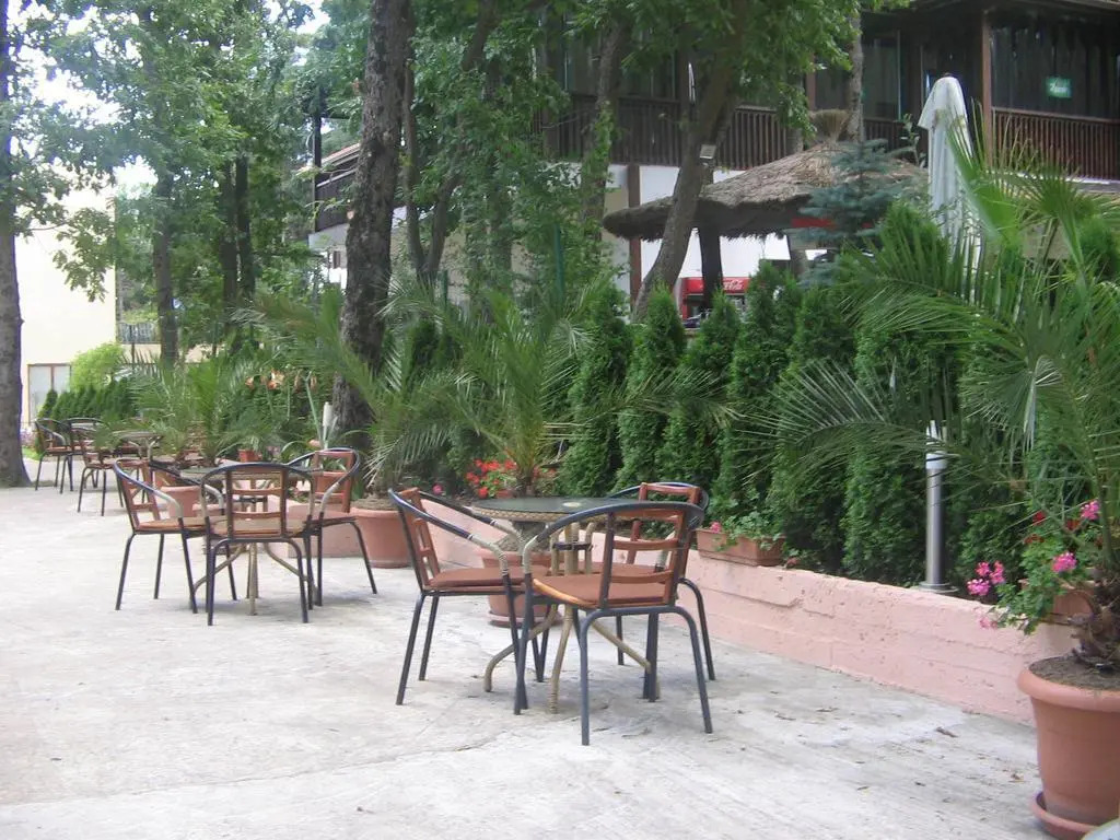 Sunny Paradise Family Hotel