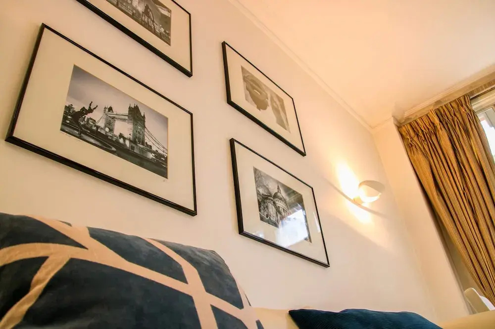 Suitely Trafalgar Square Luxury Apartment