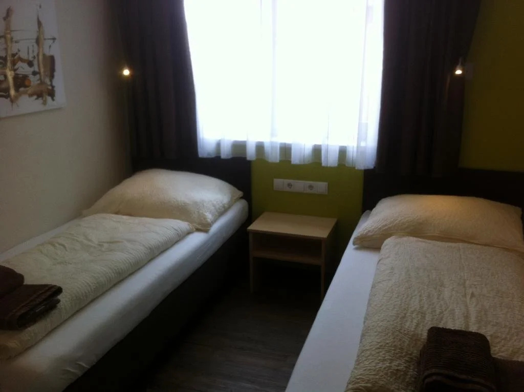 Rutsche Hostel