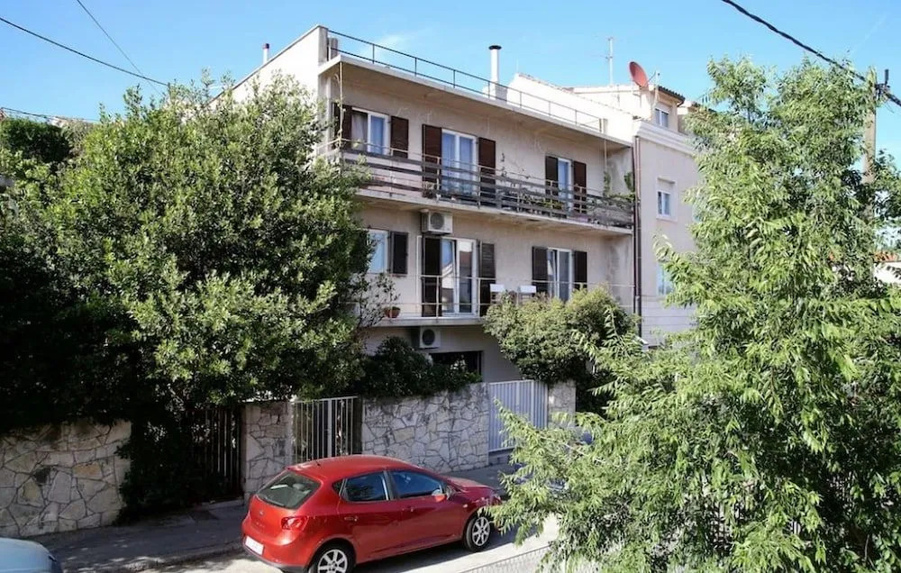 Apartment Top
