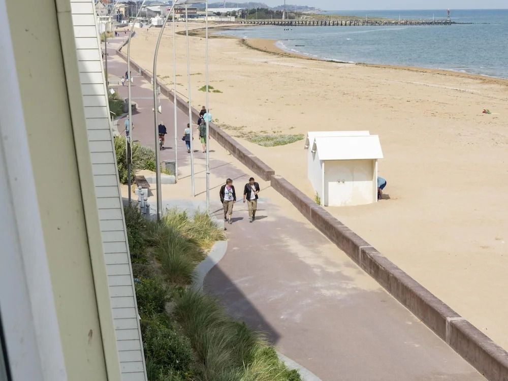 Charming Apartment in Courseulles sur Mer Near Seabeach