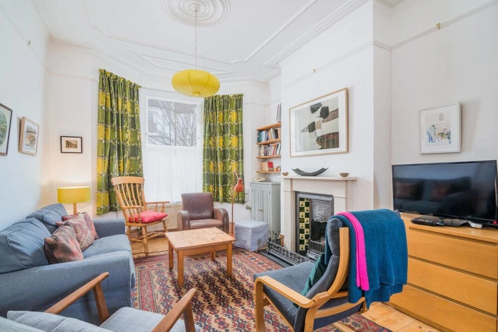 Homely and Spacious 4 Bed, up to 7 Guests, Dalston