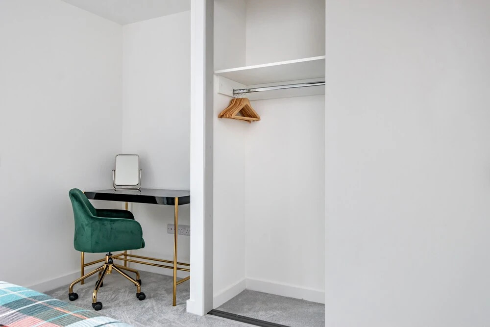 amazing apartments - Great Junction St - by Water of Leith