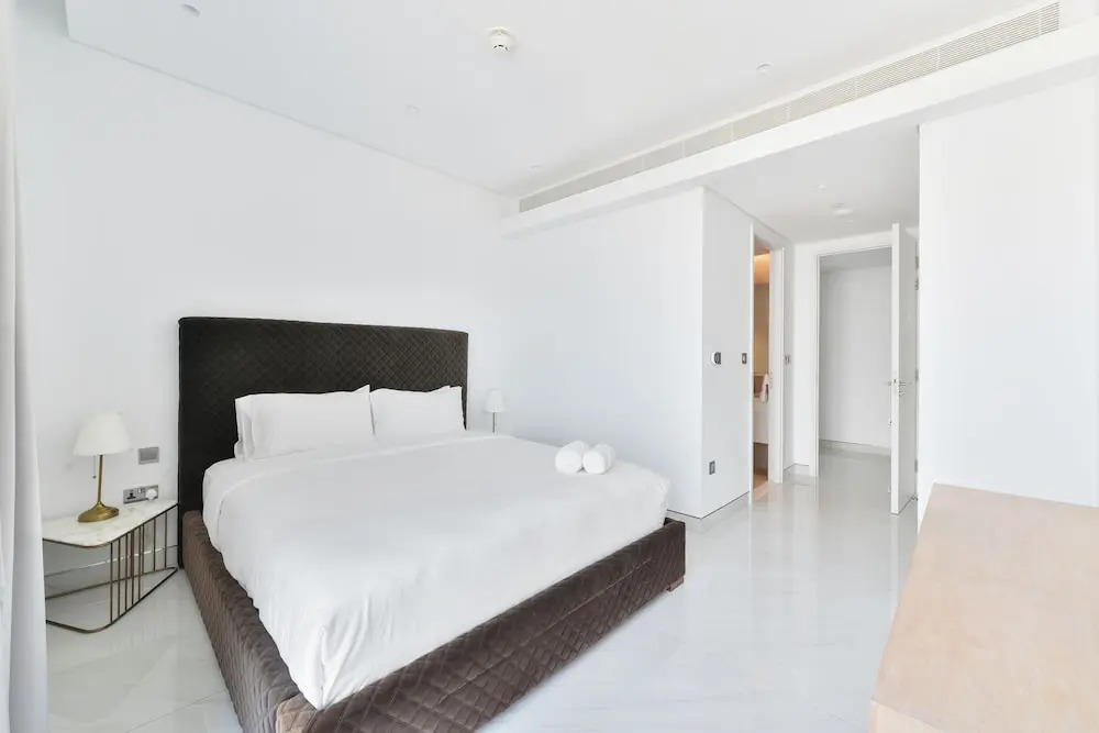 Spectacular 3BR plus 1 - DUBAI EYE view