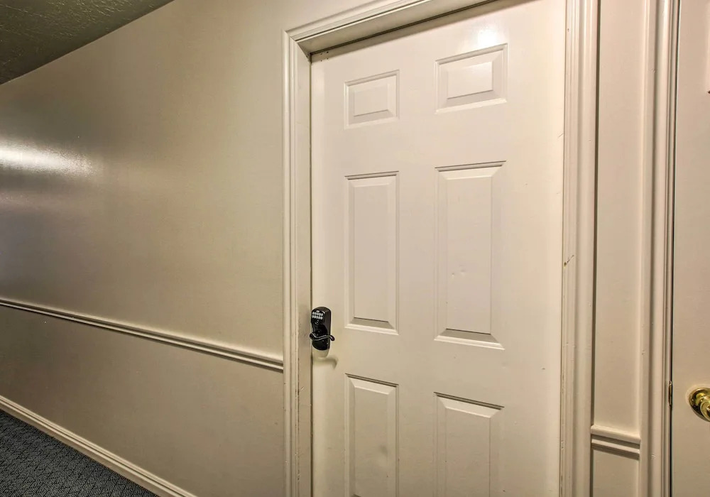 Garden City Condo w/ Pool Access by Bear Lake!