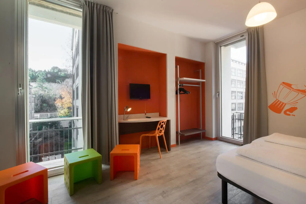Sure Hotel by Best Western Nologo