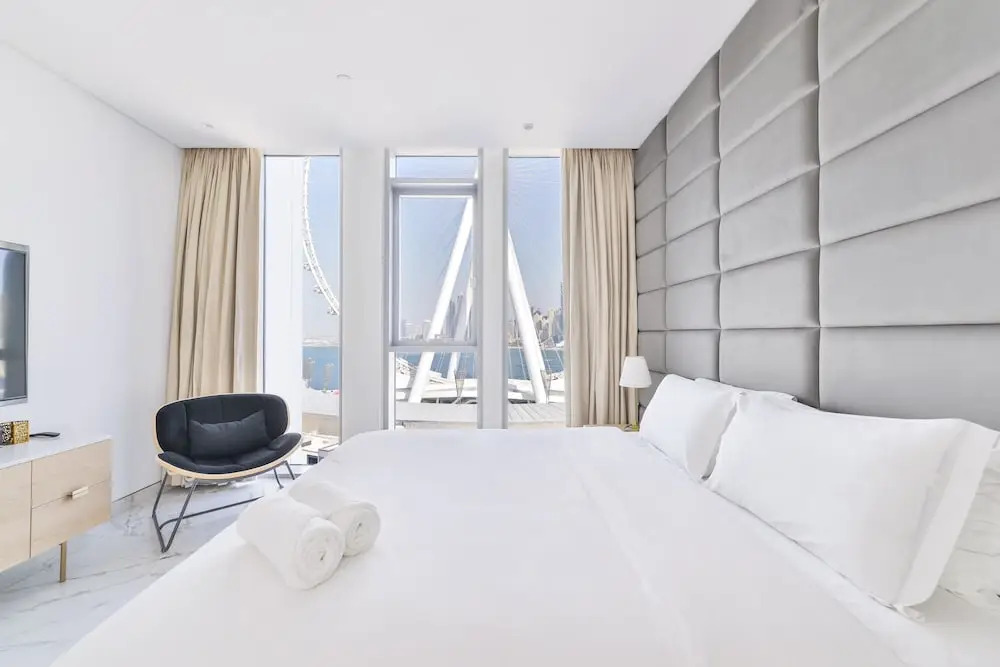 Stylish 2BR on Bluewaters Island