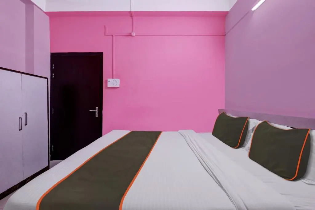 Sawkmie Hotel