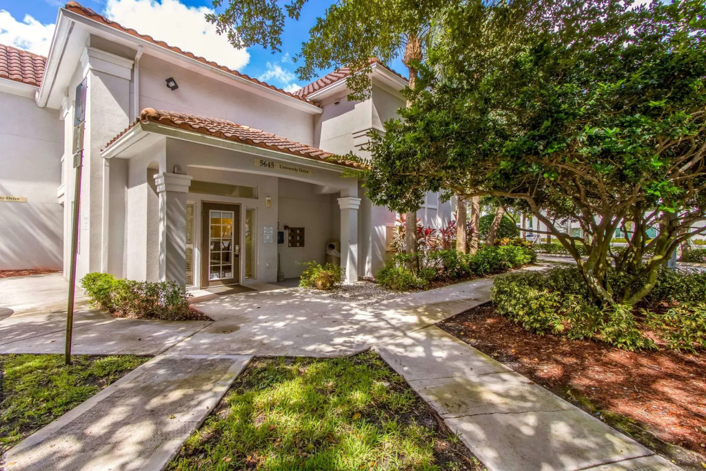 Studio 6 Extended Stay - Coral Springs, FL - Fort  Lauderdale